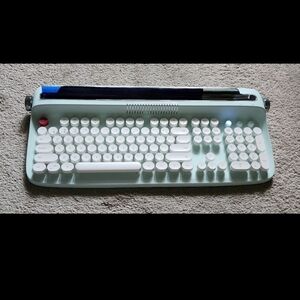 Retro Style White Keyboard